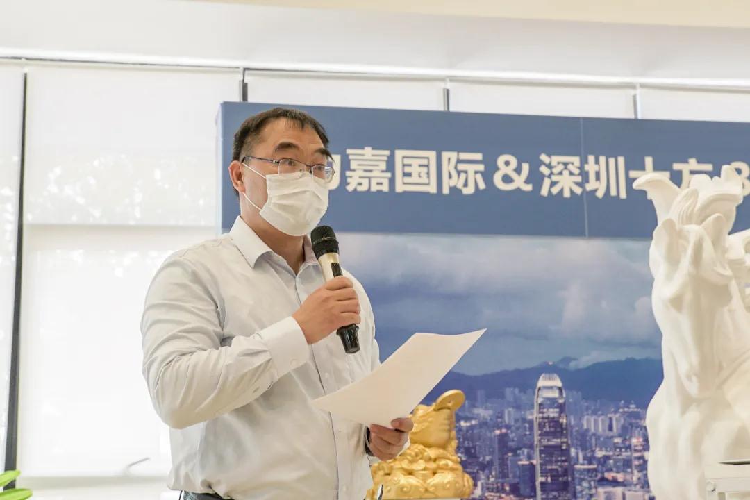 桥头镇人民政府工业信息科技局局长翟松喜先生致辞